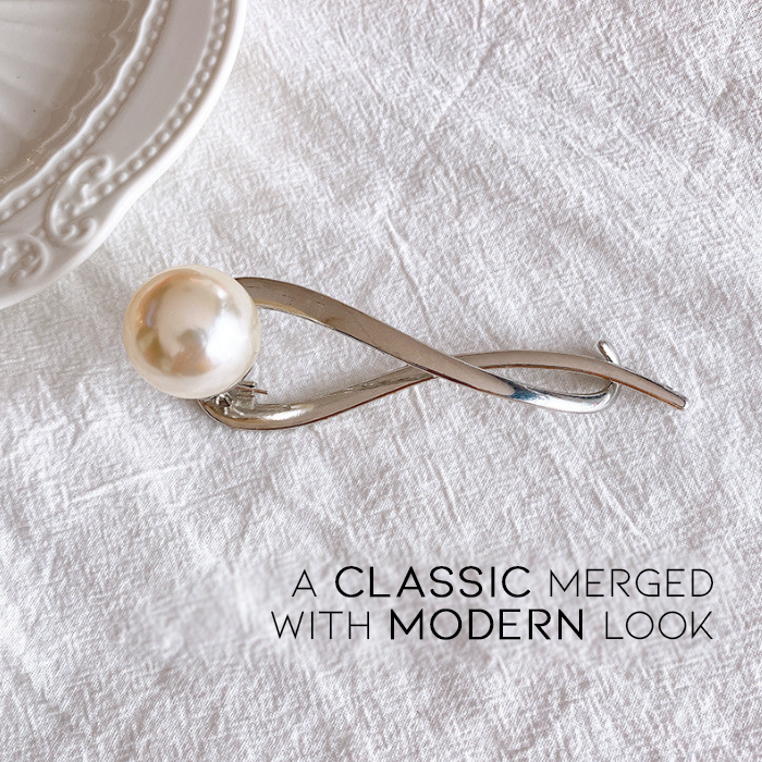 One Line Pearl Hair Clip